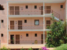 Vila Ioannou, Neos Marmaras