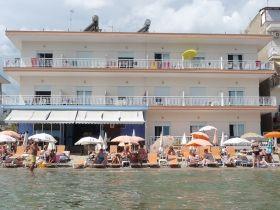 Vila Galaxias, Paralija