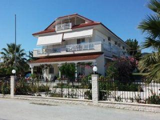 Vila Dimitris, Nea Vrasna