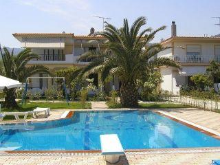 Vila Akis New, Sarti