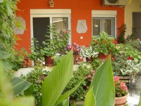 Vila Mouses, Neos Marmaras