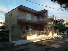 Vila Stavrula, Sarti