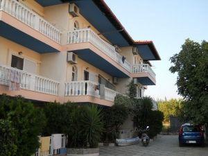 Vila Sakis II, Toroni