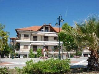 Vila Melahrini, Nea Vrasna