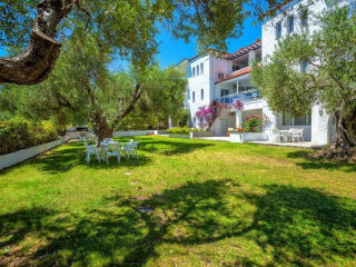 Xenios Faros Apartments