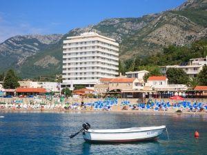 Hotel Sato ****, Sutomore