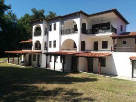 Vila Blue Stratos, Metamorfozis