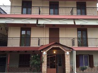 Vila Vasilis, Stavros