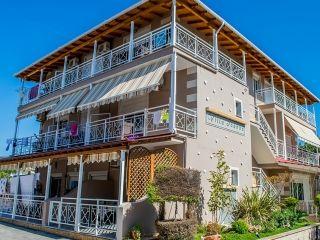 Vila Joanna, Potos, Tasos